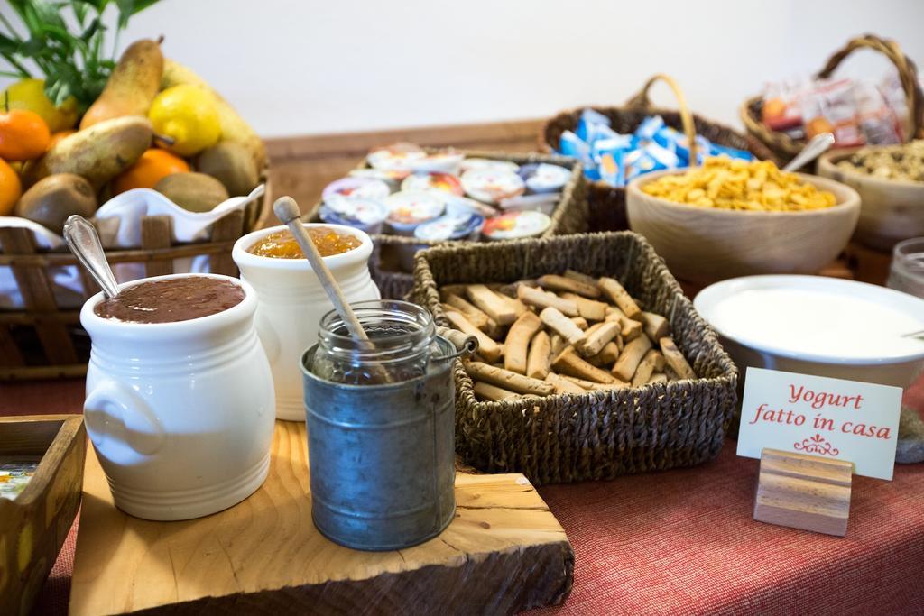 Hotel Restaurant La Barme 코네 외부 사진